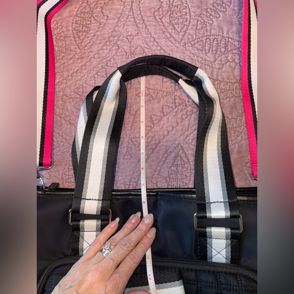 Elegant Black Quilted Laptop Bag with Pink Accents - Picture 15 of 16